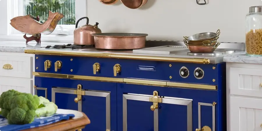 A Designer’s Guide to Mixing Metals in the Luxury Kitchen